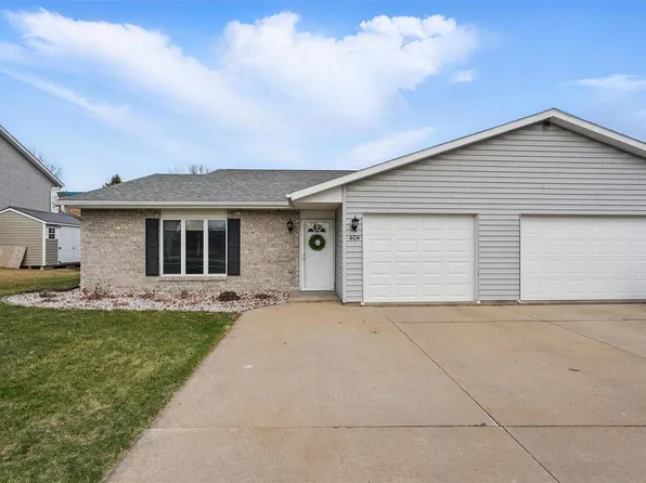 404 Page St, Williamsburg, IA 52361
