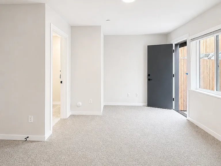 Flex room with attached bath - Bedroom/Media room/Office room/Gym room