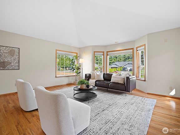 2nd image of 6849 Raspberry Drive