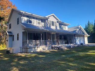 E1400 Stratton Lake Rd, Waupaca, WI 54981