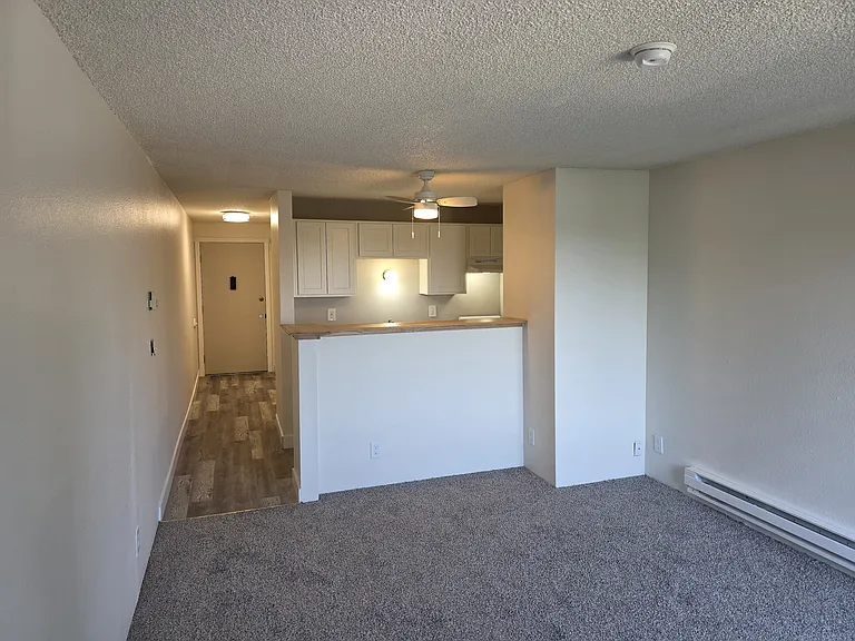 Nob Hill Apartments — Photo 14