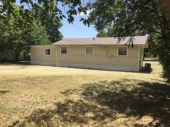 Large Fenced Back Yard