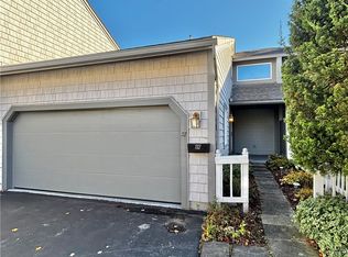 37 Parkington Cir, East Syracuse, NY 13057