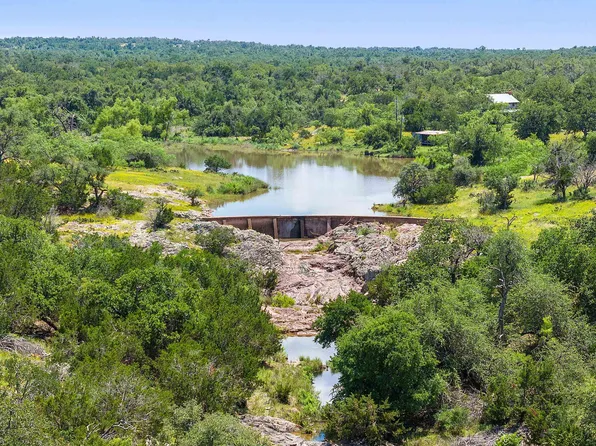 1101 Althaus-Davis Road, Fredericksburg, TX 78624