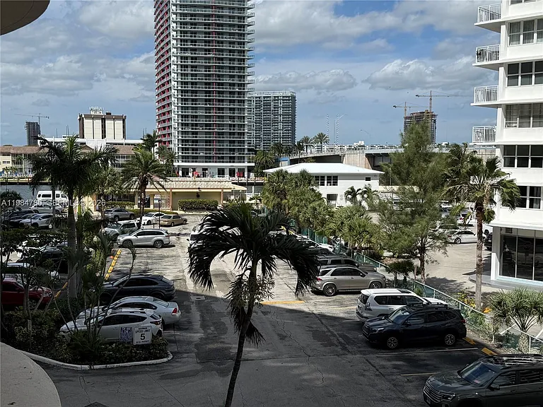 1825 S Ocean Dr #305 — Photo 22