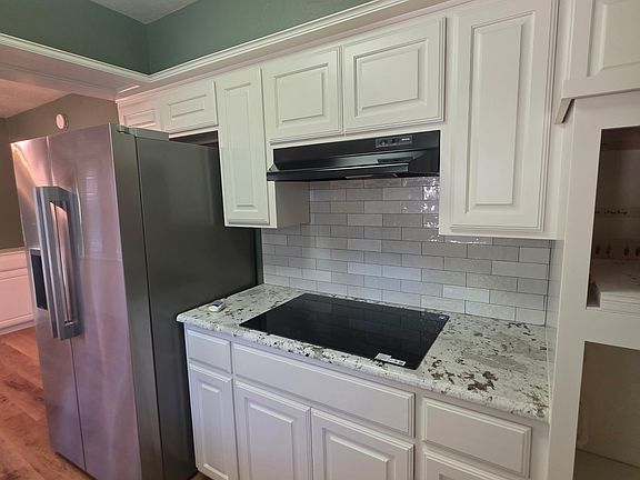 5th image of 1914 Surrey Cir