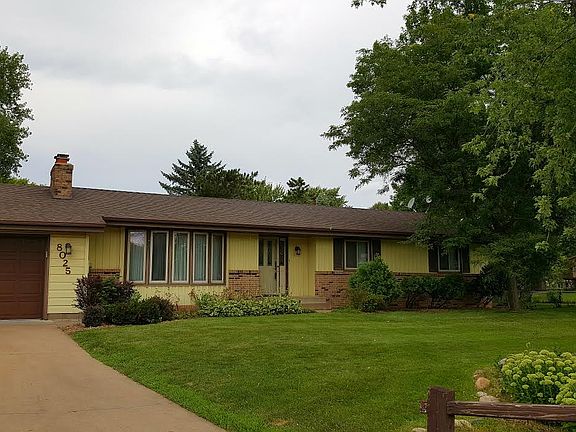 4th image of 8025 Vincent Cir N