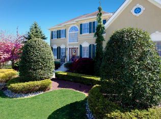 7 Pegasus Dr, Tinton Falls, NJ 07724