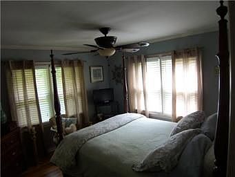5th image of 2700 S Berry Ave