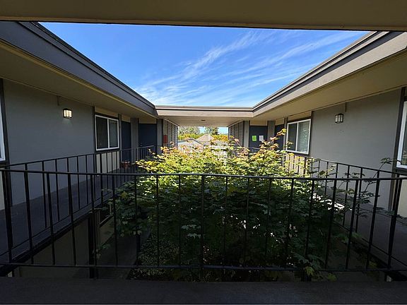5th image of 304 15th St SE #30