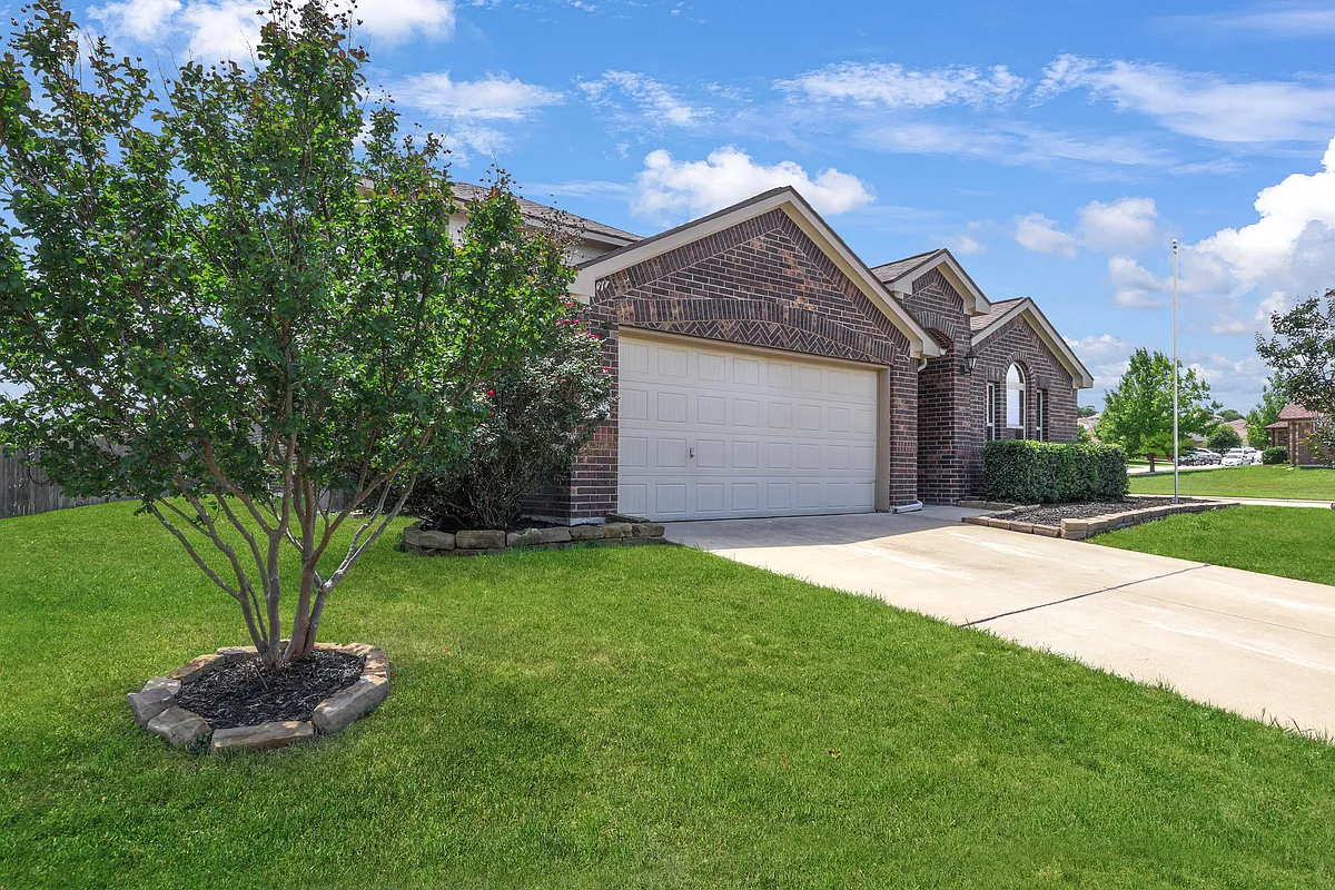 Building Photo - 3700 Cotton Patch Dr