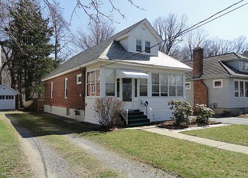 3rd image of 37 Holmes Ct
