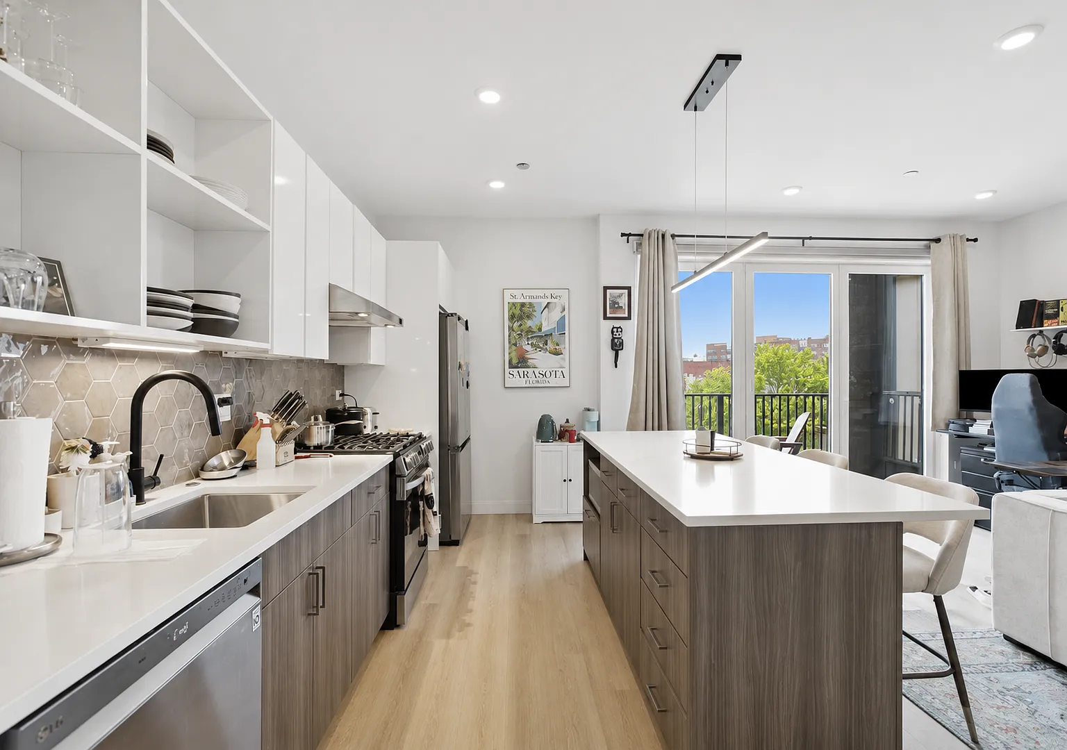 2 bed, 1108 sqft, $3,341 — Photo 3