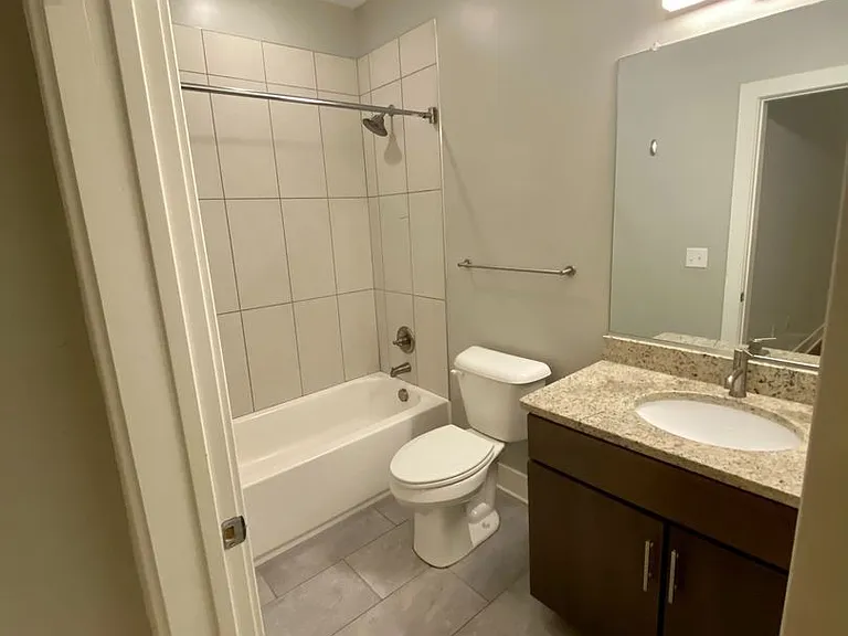 20 E Broad St — Photo 16