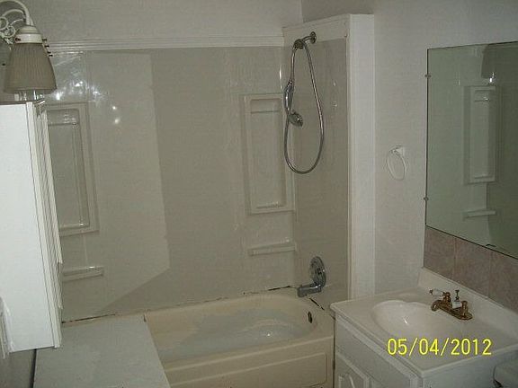 5th image of 1103 E 13th St