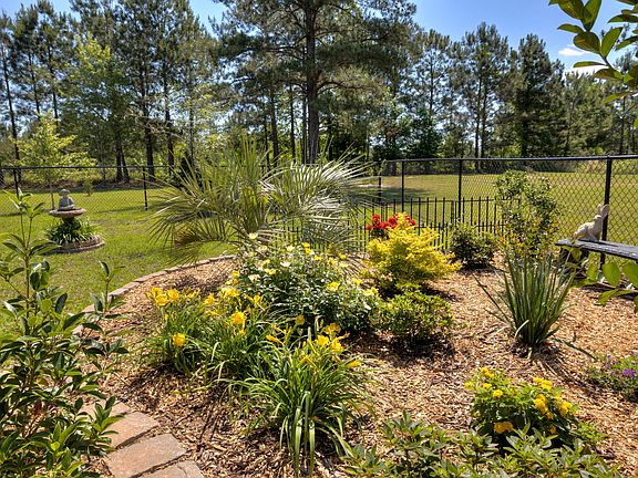 4th image of 577 Brushwood Dr