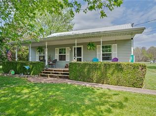 297 Hales Lndg, Elizabeth, WV 26143