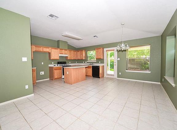 5th image of 2642 Bradley Ln