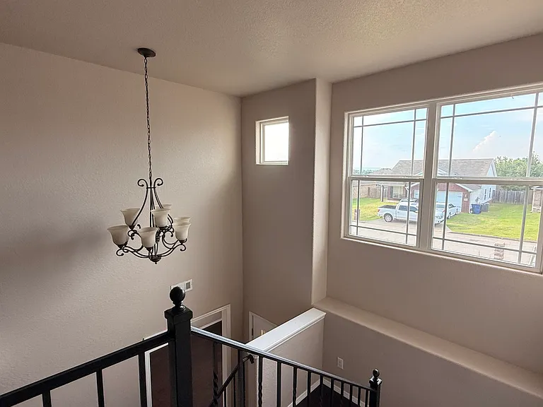 608 Ridge Point Dr — Photo 17