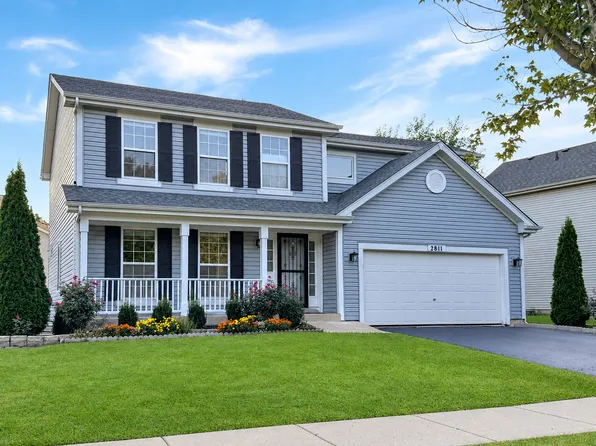 2811 Skylane Dr, Naperville, IL 60564