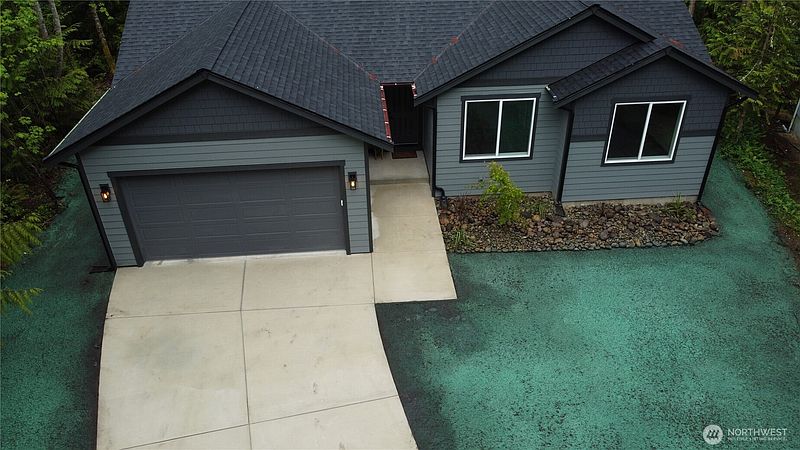 2nd image of 18702 Rampart Lane SE