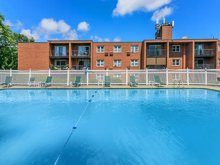 Groton Towers — Photo 15