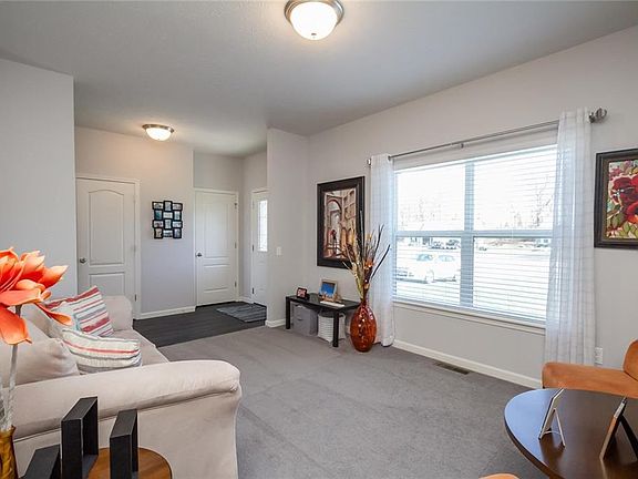 5th image of 182 Southend Sq