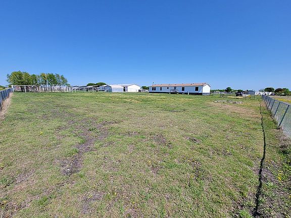 3rd image of 4203 Joy Ln