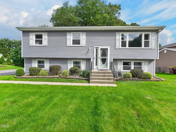 8 Westchester Drive, Albany, NY 12205