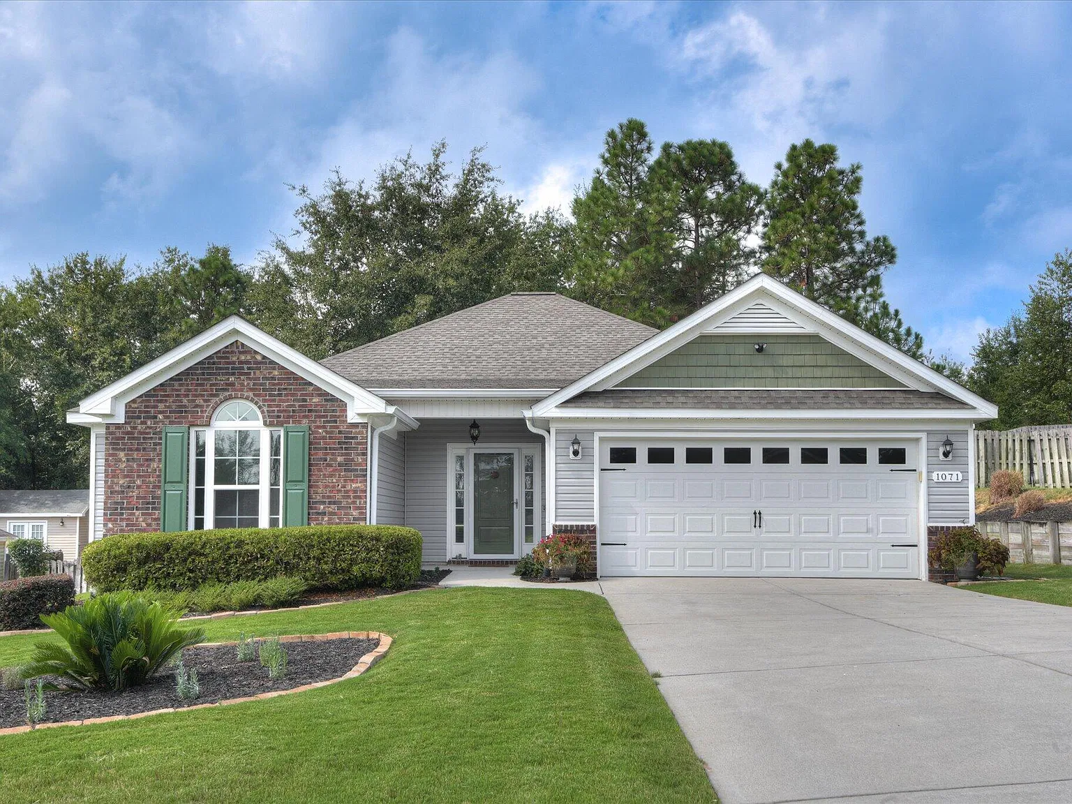 3 bed, 2.0 bath, 1672 sqft, $1,995 — Photo 1