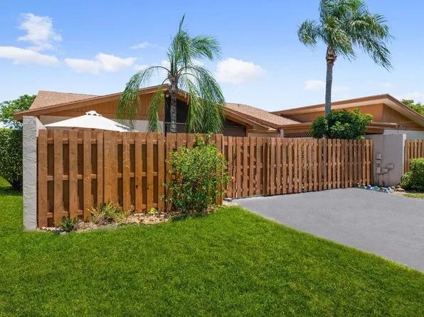 2005 SW 24th Circle, Boynton Beach, FL 33426