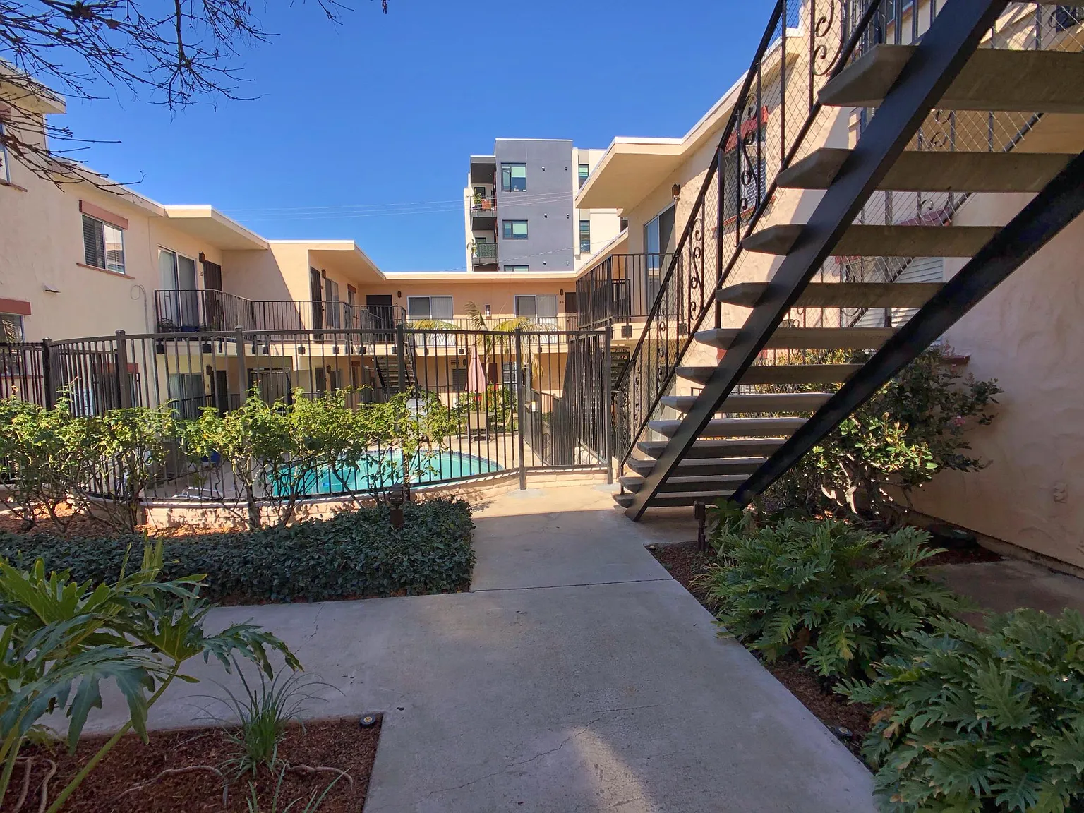 1 bed, 560 sqft, $1,925 — Photo 3
