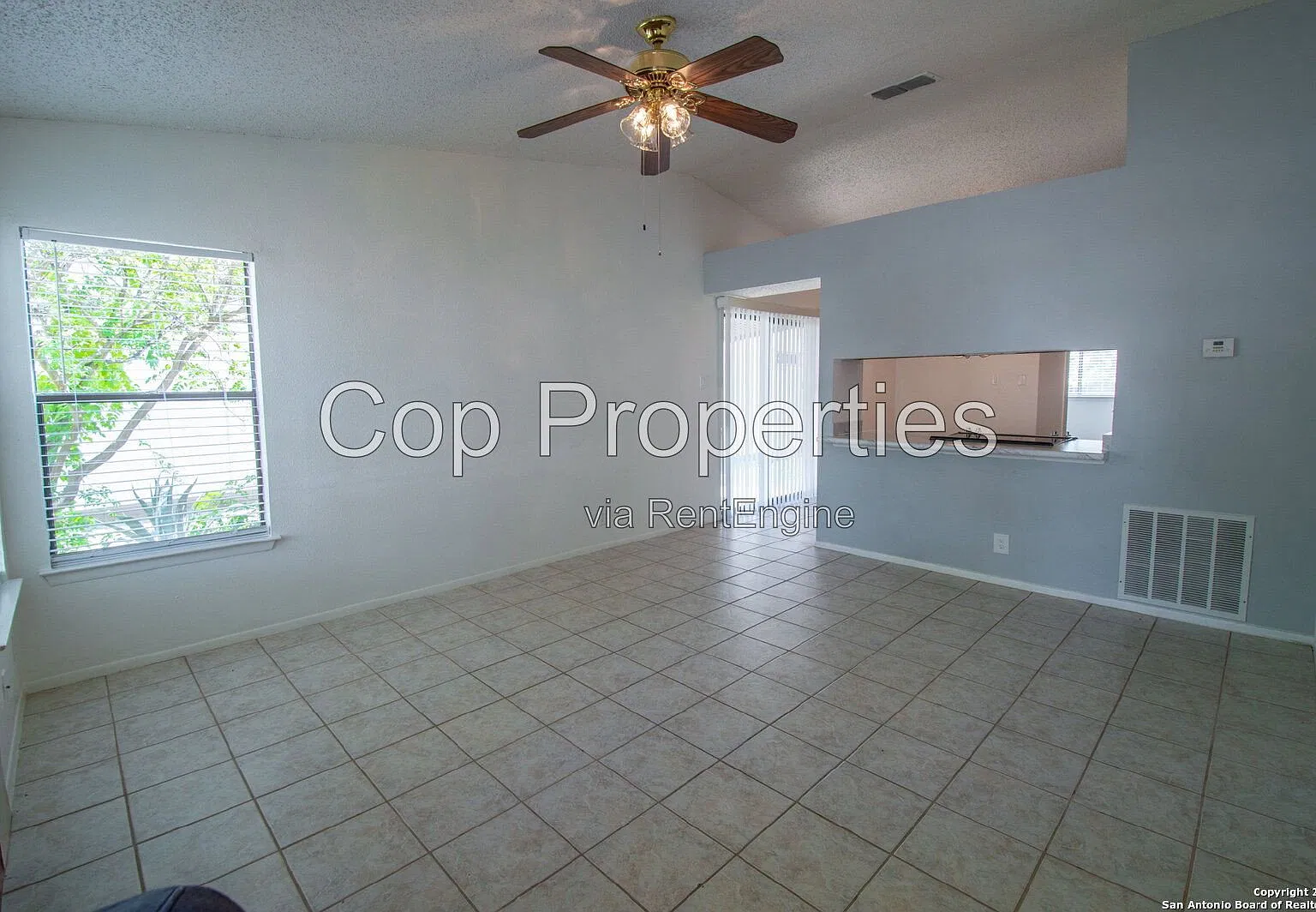 3 bed, 2.0 bath, 1248 sqft, $1,750 — Photo 3