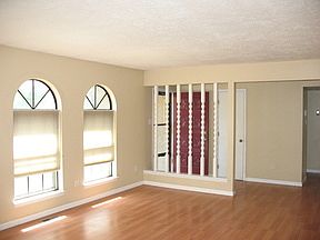 3rd image of 2119 Municipal Dr