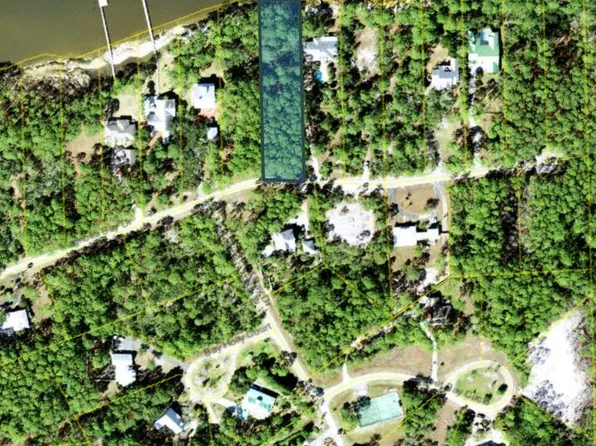 289 Magnolia Bay Dr, Eastpoint, FL 32328