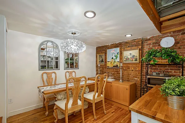 Sold by Compass | media 10