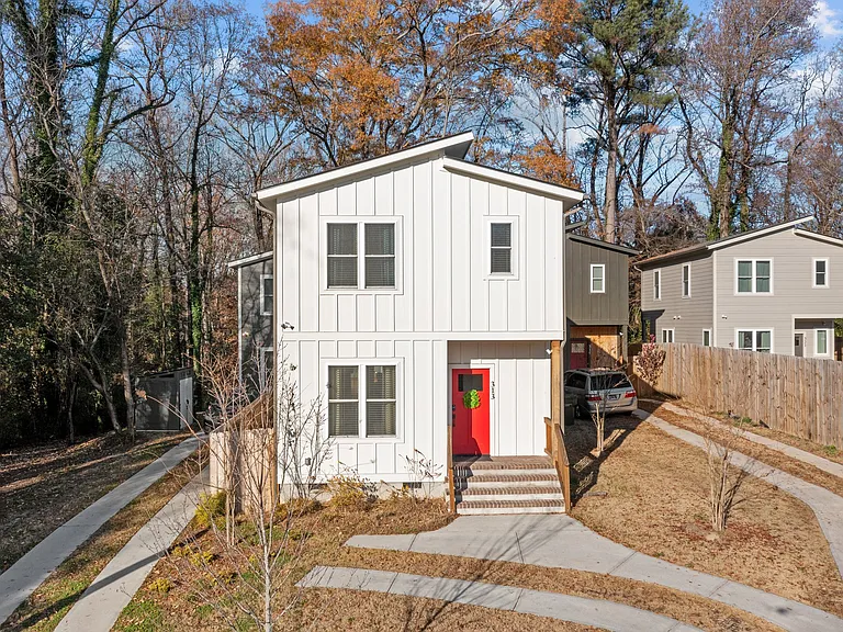 313 Price Ave — Photo 1