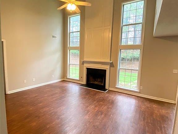 4th image of 165 Wallnut Hall Cir #0