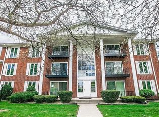 5641 W 103rd St APT 302, Oak Lawn, IL 60453