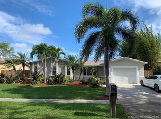 405 SE 4th Ter, Dania, FL 33004