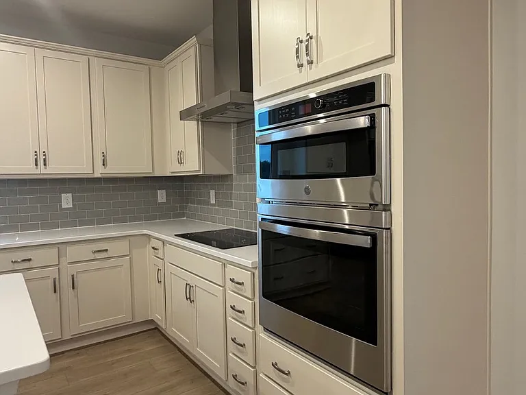 652 Devon Aly — Photo 18