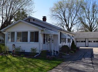 305 E Clearwater St, Robinson, IL 62454