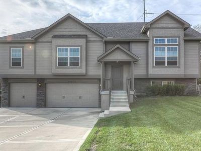 19579 W 107th St, Olathe, KS, 66061