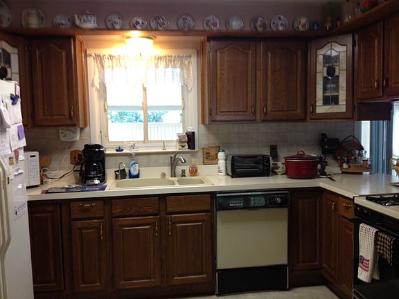 4th image of 1101 Edwin St