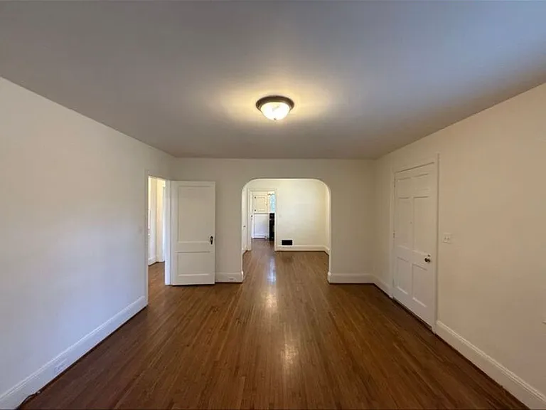1901 Armstrong Park Dr — Photo 3