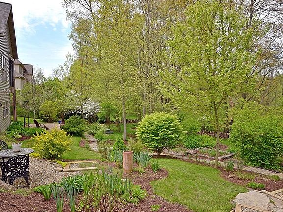 Park Setting, yet private!