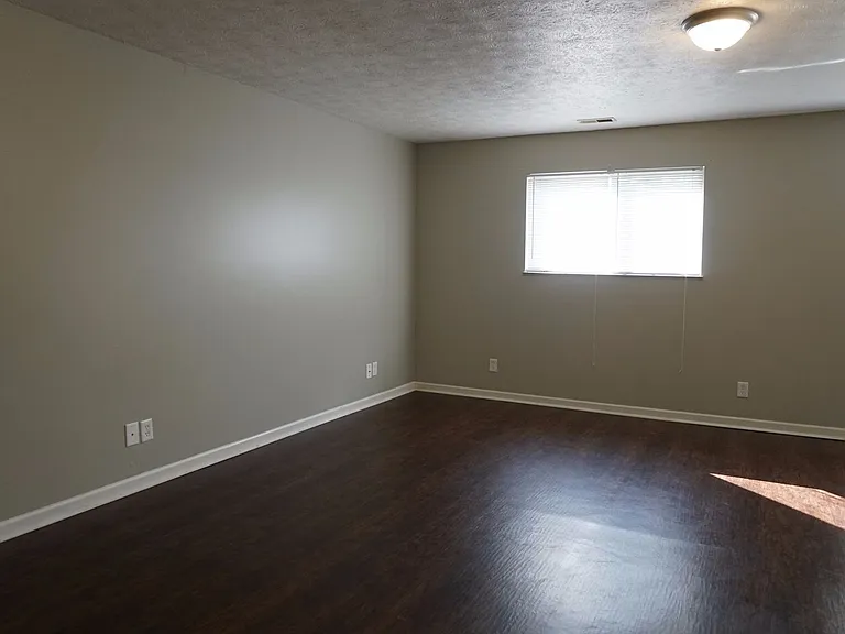 518 Jefferson St — Photo 17