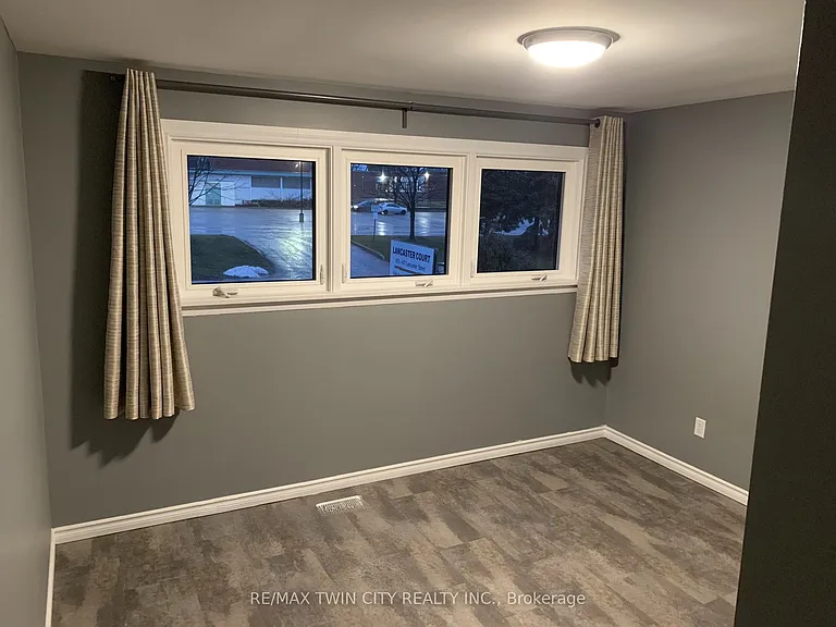 19 Hamel Ave — Photo 7