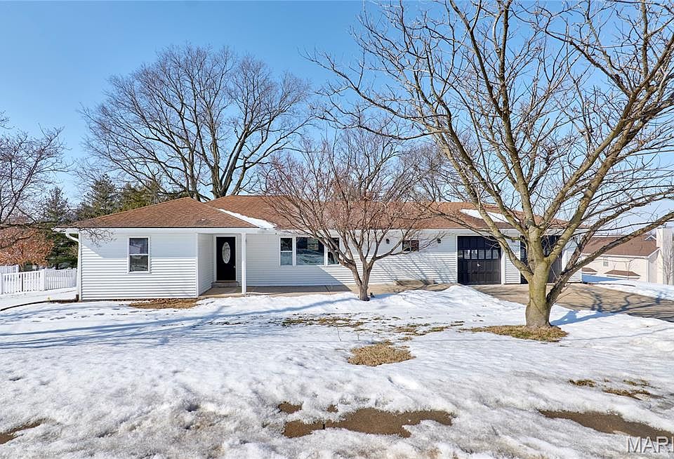 1st image of 1015 Dingledine Rd