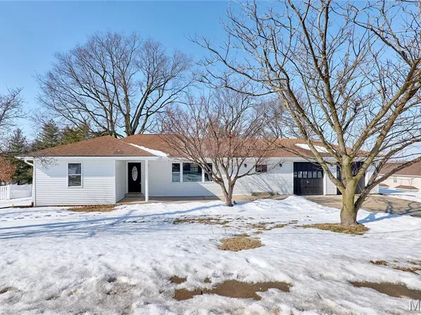 1015 Dingledine Rd, Saint Charles, MO 63304